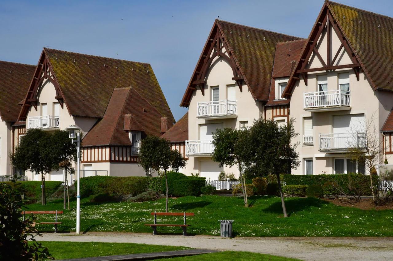 Le Petit Matelot, Studio Fonctionnel Avec Loggia Courseulles-sur-Mer Exterior foto